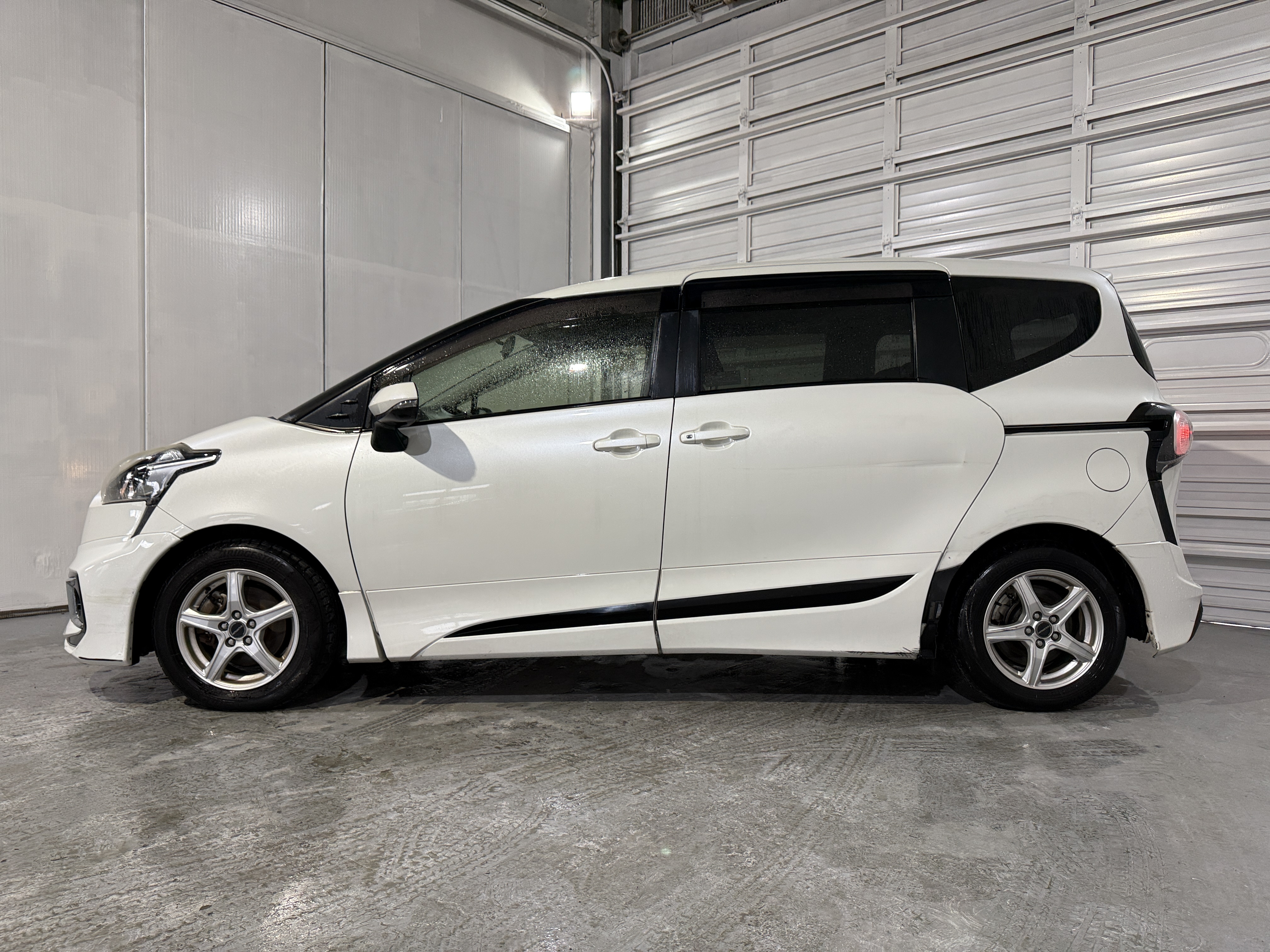 Toyota Sienta X, миниатюра 6
