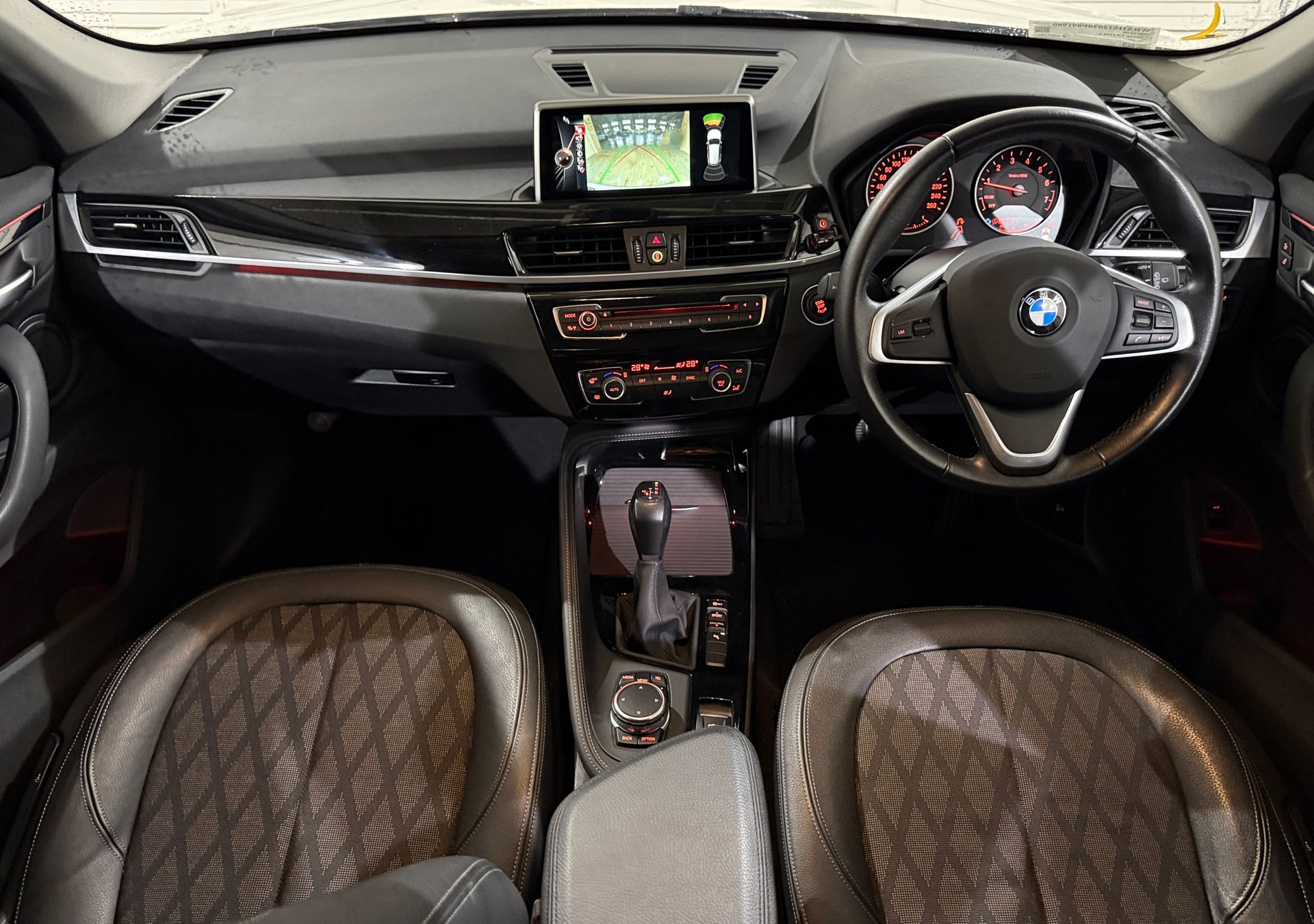 BMW X1 sDrive18i X-Line фото 4
