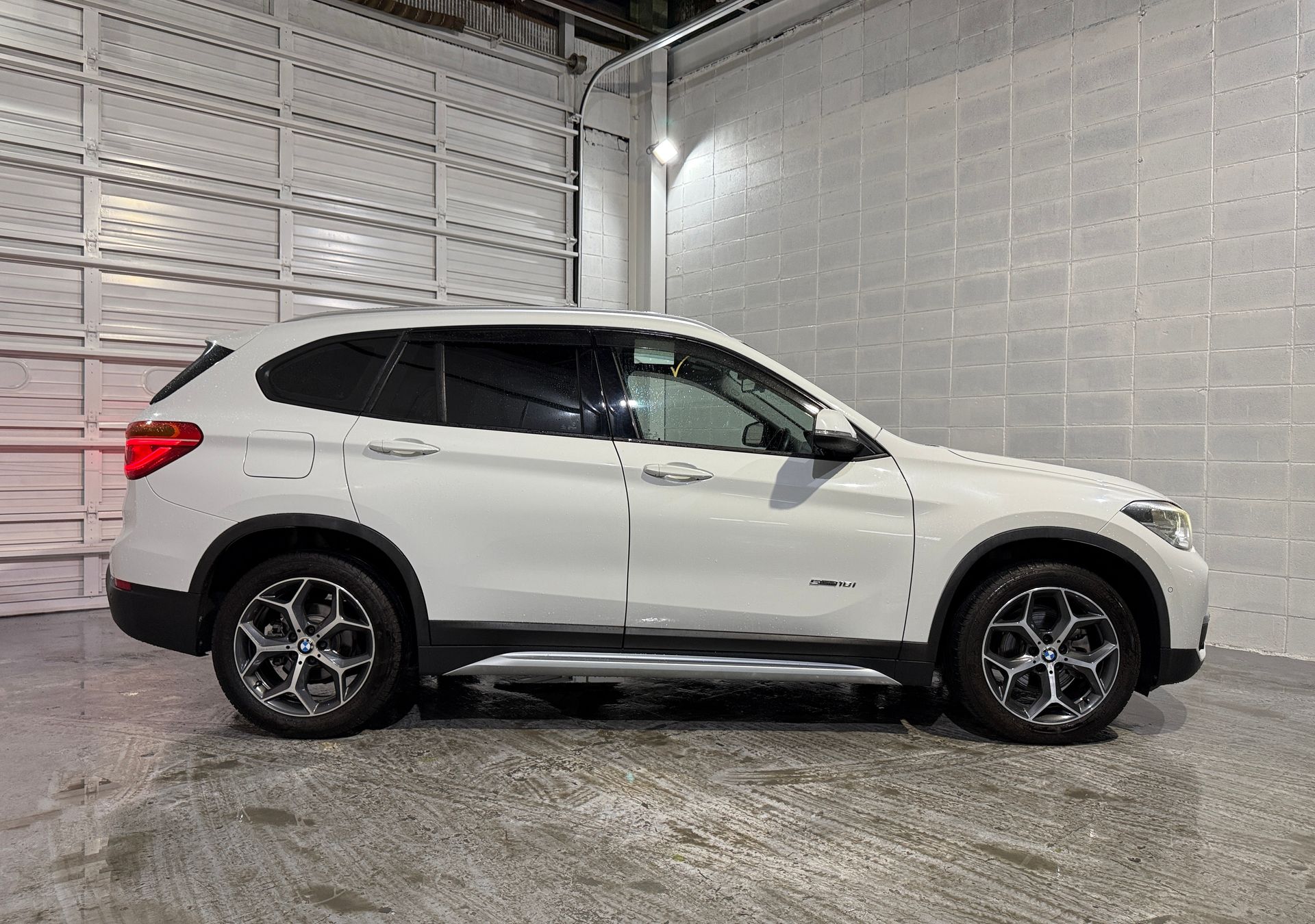 BMW X1 sDrive18i X-Line фото 2