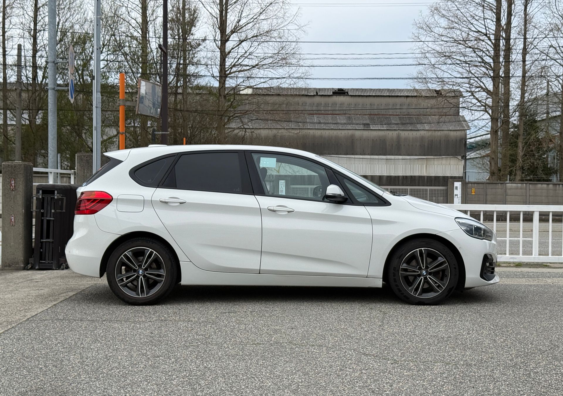 BMW 2 Series 218i Active Tourer Sport фото 2