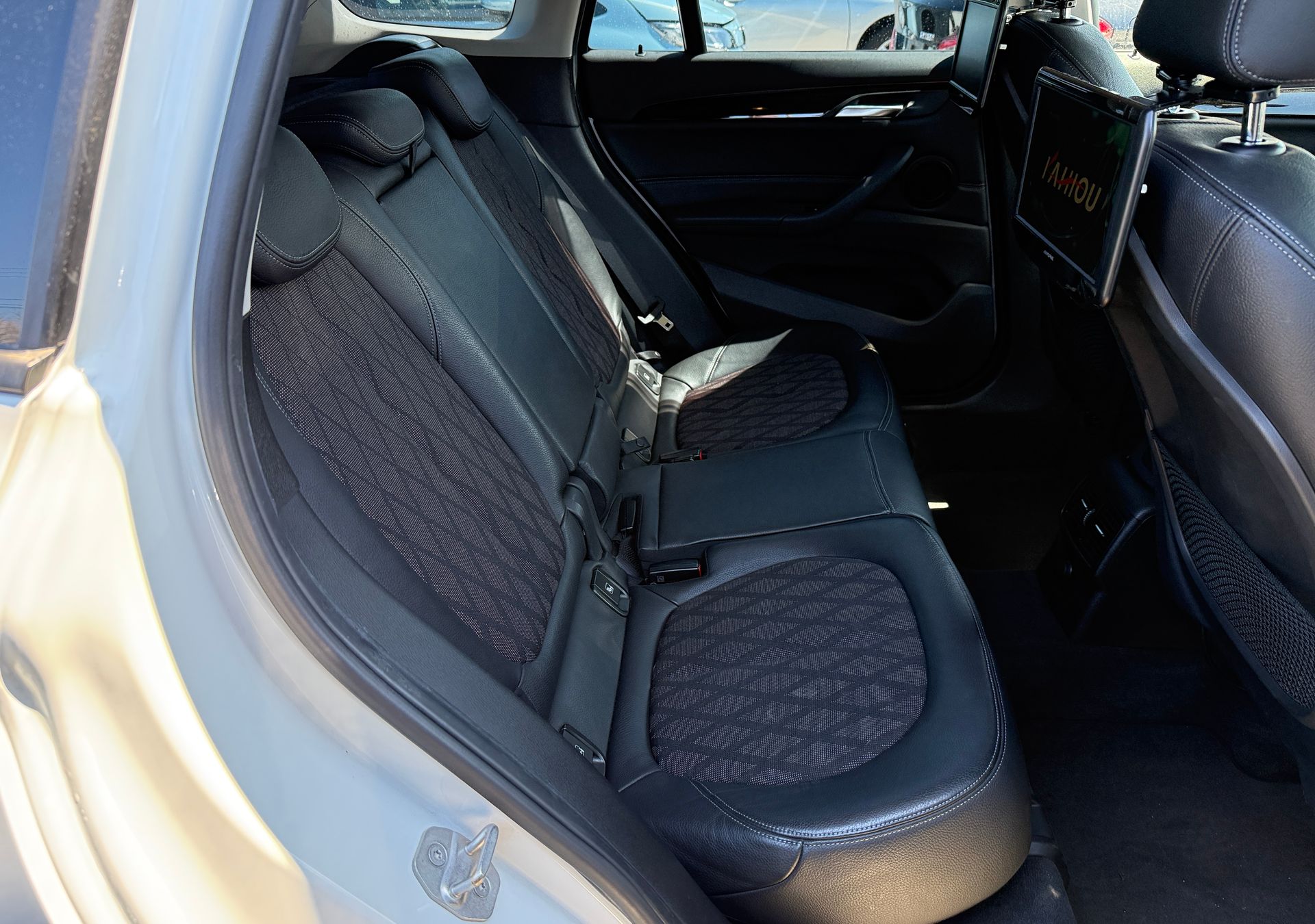 BMW X1 sDrive18i X-Line фото 7