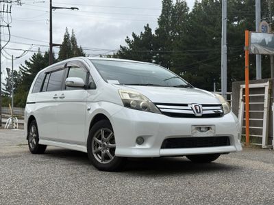 Toyota Isis PLATANA V SELECTION