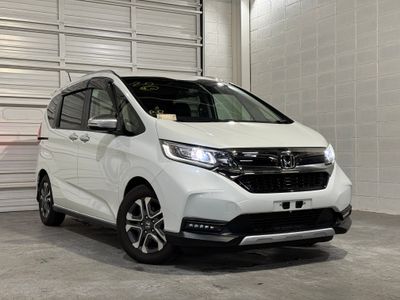 Honda Freed CROSS HONDA SENSING 5SEATS