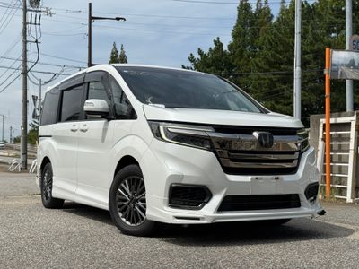 HONDA STEPWGN 4WD COOL SPIRIT HONDA SENSING 8SEATS