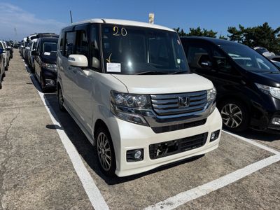 Honda N-BOX 4WD CUSTOM TURBO SS PACKAGE
