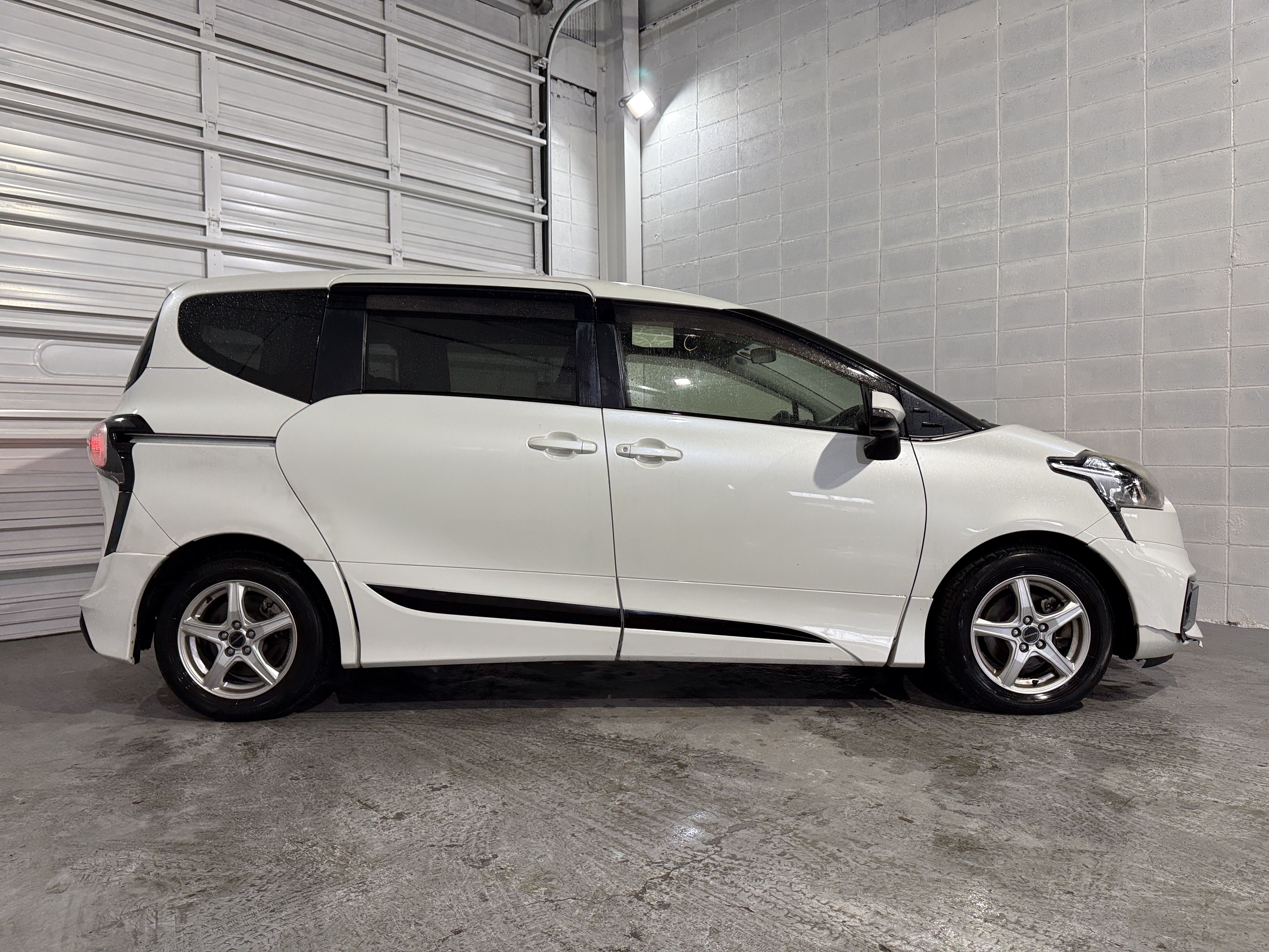 Toyota Sienta X, миниатюра 2
