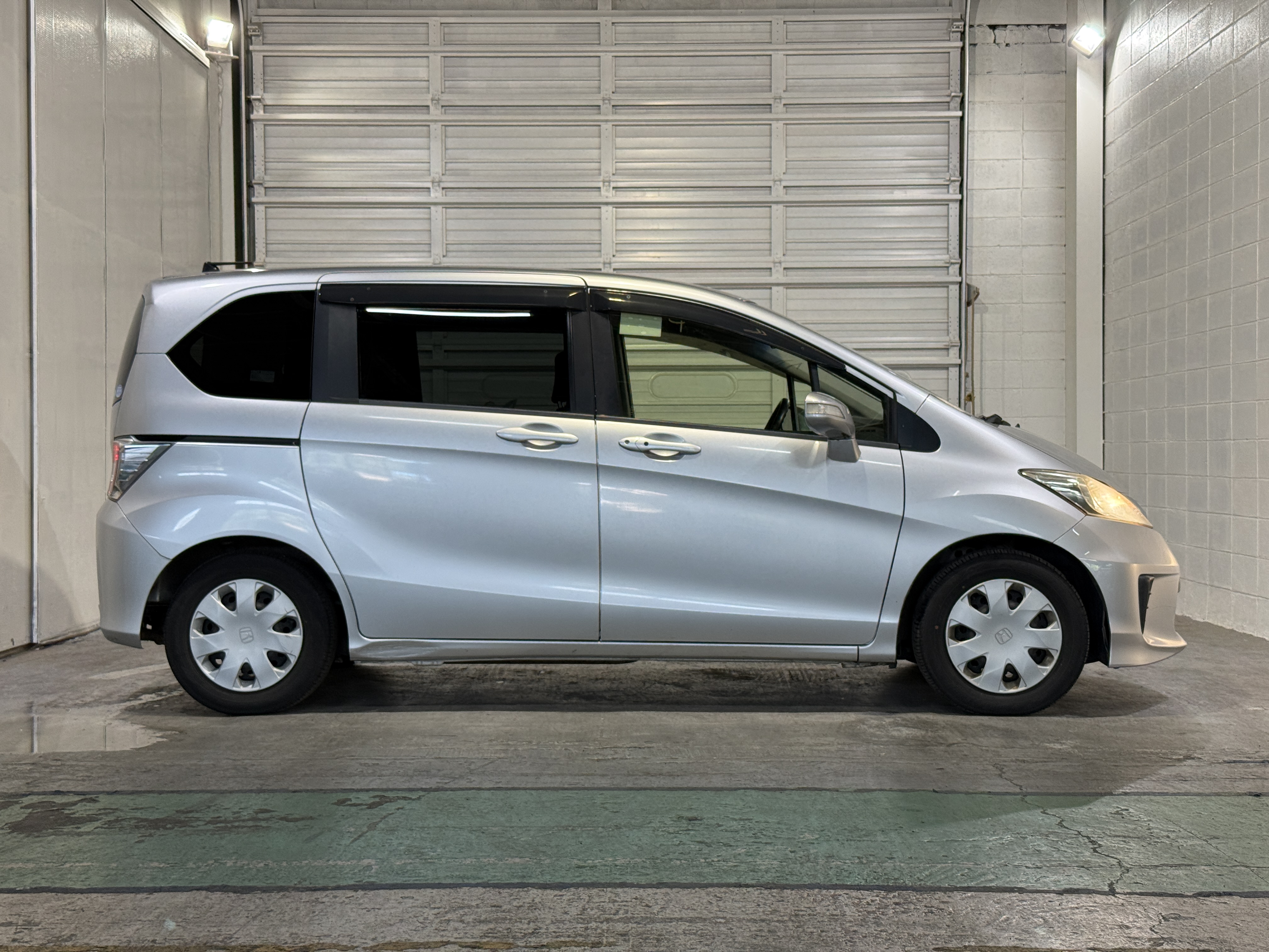 Honda Freed 2WD, миниатюра 2